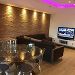 Cozy60Sqm 1Br Balcony/Prking/Wifi/Ntflix Near Mall
