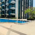 One Palm Tree Villas Condominium - Studio 5M With Balcony - Across Terminal 3 Airport