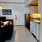 Cozy And Spacious Condo Unit With Free Netflix