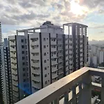 Chic 2 Bedroom Edsa Apt With Balcony