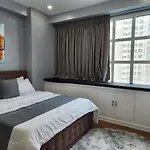 Cozy And Spacious Condo Unit With Free Netflix