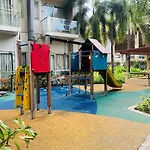 One Palm Tree Villas Condominium - Studio 9M With Balcony - Across Terminal 3 Airport