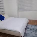 2Br Pioneer Woodlands Sm Light By Awayhome Rentals