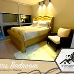 Luxurious 2 Bedroom Family Suite Plus Maid Rm In Eastwood City
