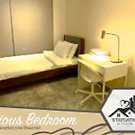 Luxurious 2 Bedroom Family Suite Plus Maid Rm In Eastwood City