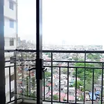 2Br Near Bgc & Makati. Karaoke, Netflix, Amazon Prime