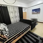 Econo Rooms Two Palm Tree Villa