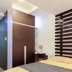 Flat Blake: Stylish Studio W/ Balcony