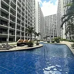 Shabby Chic & Contemporary Condo