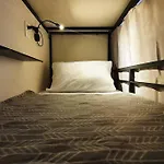 Travelers Inn - Cozy Capsule Bunks, Makati