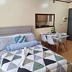 Coho The Hermosa - Staycation Studio Unit And Balcony View With Swimming Pool And Open Court Access