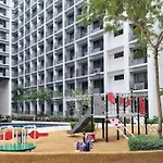Posh 1 Bedroom Unit+ Netflix*Wifi @ Shore 2