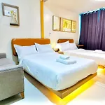 Thompson Suites - 2 Beds, One Uptown Residences - Xbox & Netflix