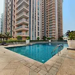 A2J Luxury Studio Venice Suite Near Venice Mall