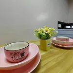 Budget Family Room W Free Pool Access In Manila