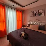 Budget Family Room W Free Pool Access In Manila