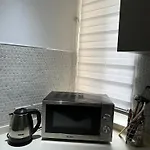 Fort Victoria Loft In Bgc Wifi Netflix