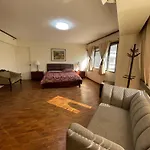 Spacious Luxury 3Br At The Heart Of Makati