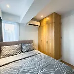 A2J Luxury 2Br Bgc Suite Near High Street, Malls