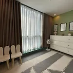 Luxury 2Br In Uptown, Bgc.
