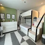 Luxury 2Br In Uptown, Bgc.
