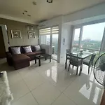 De Luxe, Standard And Studio Suites -The Breeze Residences-Close To Airport,Mall Of Asia, Us Embassy