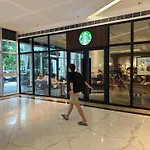 Cozy Condo Apartment In Makati / Manila With Mall, Restaurants, Groceries, Pool, Netflix, Disney+ And More