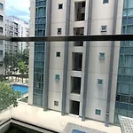 Hilander\'S Condotel Near Terminal 3 Airport
