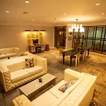 Studio With Netflix, 55In Tv, 200Mbs Net, In Heart Of Makati