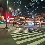 Luxestaysmnl Coastal Chic Netflx 380Mbps Pool Bgc