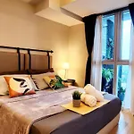Spacious Unit At Uptown Parksuites Across Uptown Mall And Mitsukoshi Mall Free Parking With Washer