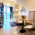 Spacious Unit At Uptown Parksuites Across Uptown Mall And Mitsukoshi Mall Free Parking With Washer