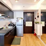 California Themed Condo In Bgc