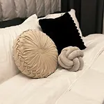 Cozy & Airy Suite Near Venice Mall Free Pool & Gym