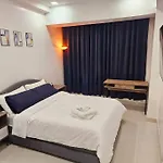 Bgc Beautiful Large 1 Bedroom Condo Sleeps 3 Adults