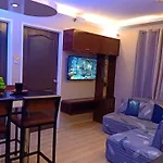 Renz\'S Metro Hideout