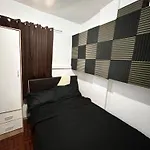 Semi Studio Room At Ekg House Rental