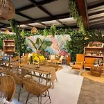 Bay Garden: Tropical Pool Villay