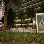 Cozy Nest At Azure Residences