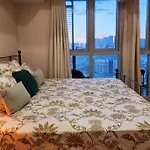Bgc Uptown Parksuites King Bed With Balcony Sunset And City View
