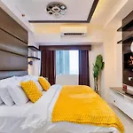 Sunny Suite: Luxe Comfort