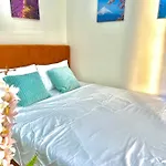 1Br W/ Balcony