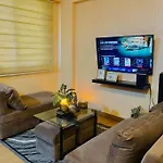 Stylish 1 Bedroom Near Bgc+Airport!Netflix+Dsny+50Mbps