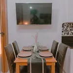 Bright & Airy Studio Near Venice Mall With Pool, Gym & Fast Wifi