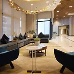 Free Parking With Balcony And City View At Uptown Parksuites Bgc