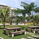 Coastal Inspired 2Br Condo I Fast Wi-Fi I Near Bgc
