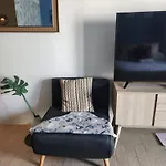 Cozy Studio Flat Near Airport