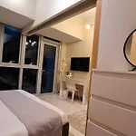 1Br King, Modern Balcony, Wi-Fi, Netflix, Bgc