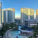 Room At Sm Bicutan With Balcony