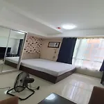 Rgb Apartment - Pioneer, Mandaluyong!